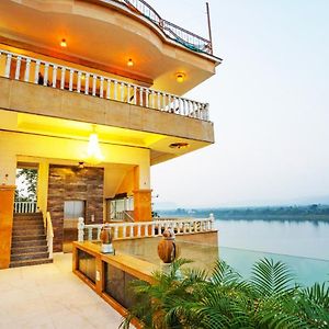 Treehouse Narmade A Riverfront Resort & Spa Narmadapuram